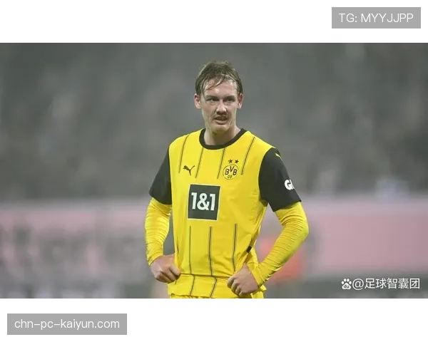 官方:多特蒙德与年仅17岁的中场新星续约至2029年 官方:多特蒙德与年仅17岁的中场新星续约至2029年