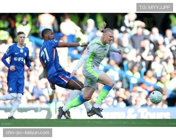 曼城客场3-0完胜切尔西，谢尔基一传一射助蓝月亮紧追榜首